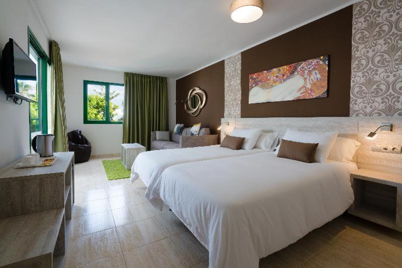 Apartamentos Galeon Playa Costa Teguise Habitación foto